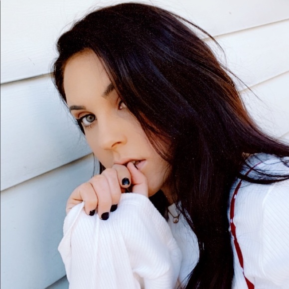 Meet your Posher, Addiebell - Picture 2 of 6